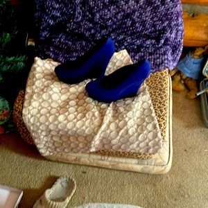 Last chance! 2/$35 Brash suede wedges